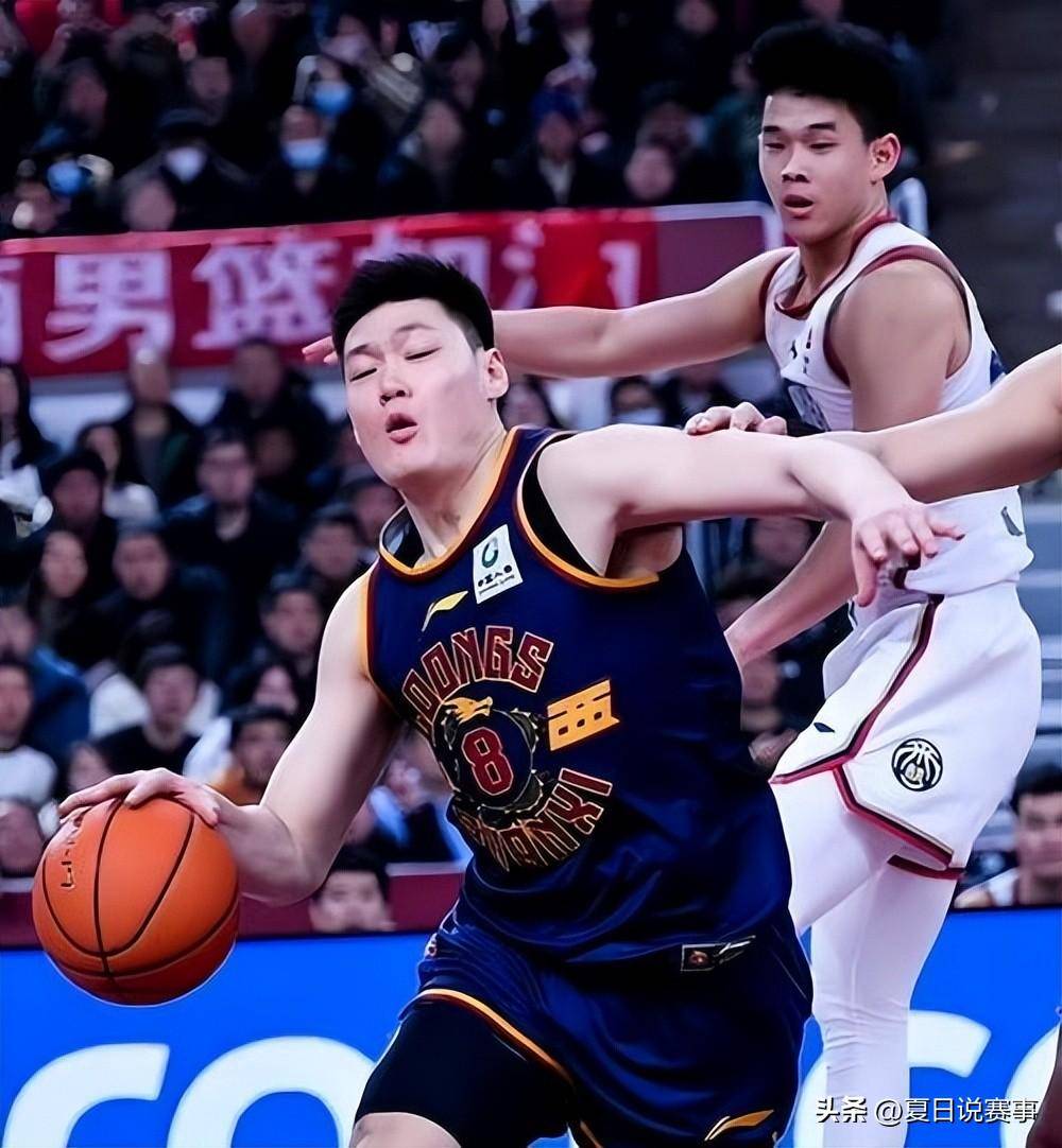 热门球队迎战黑马,全力抢夺胜利 热门球队迎战黑马,全力抢夺胜利