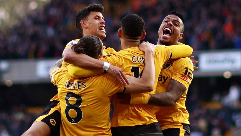 狼队遭遇两连败,球员们需拿出实力 狼队遭遇两连败,球员们需拿出实力