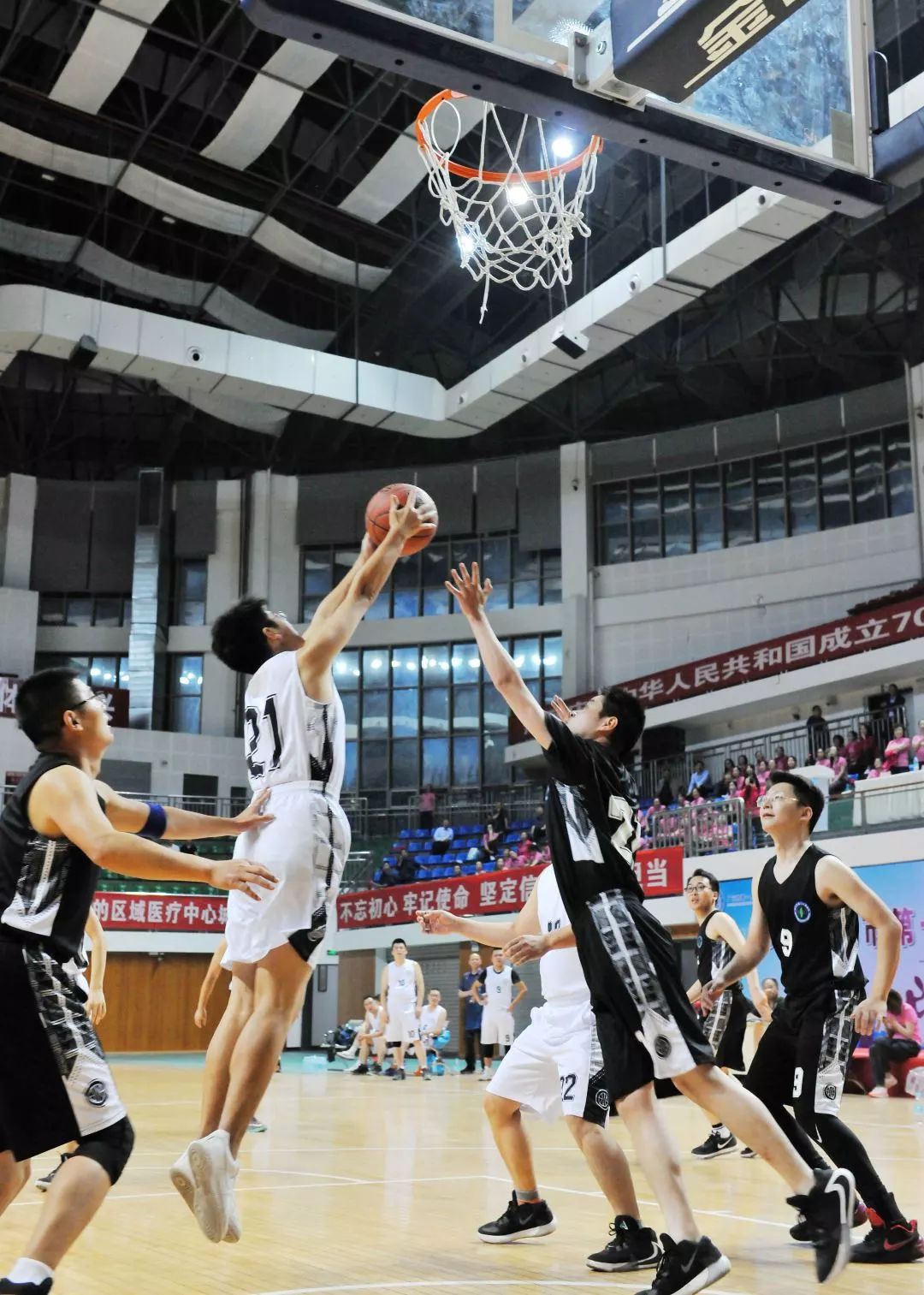 爱游戏tv-包含争霸赛场上的豪情万丈，谁能一路胜利？的词条