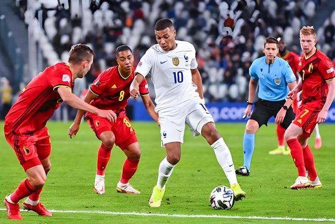 爱游戏在线-比利时国家队在欧国联赛中圆满结束比赛