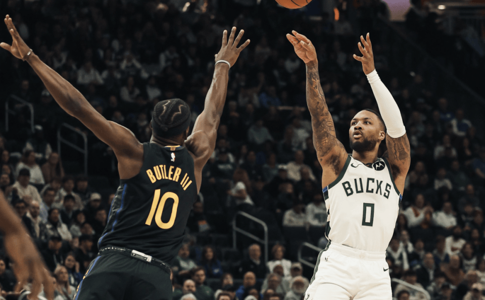 爱游戏大厅-关于雄鹿客场力克黄蜂！真假哥伤愈回归拯救比赛的信息