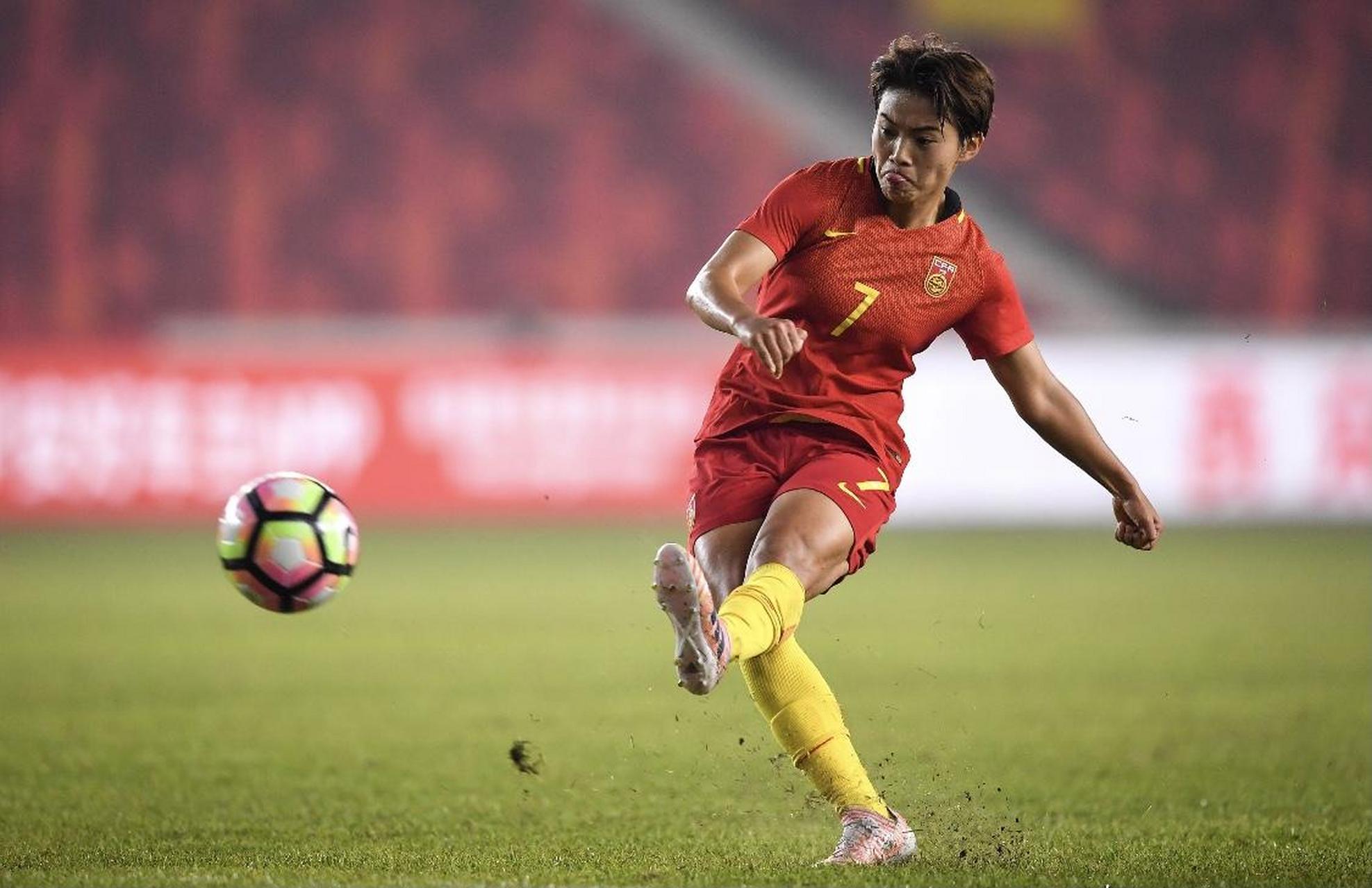 包含中国女性足球选手蓄势待发,备战世界级赛事的词条 包含中国女性足球选手蓄势待发,备战世界级赛事的词条