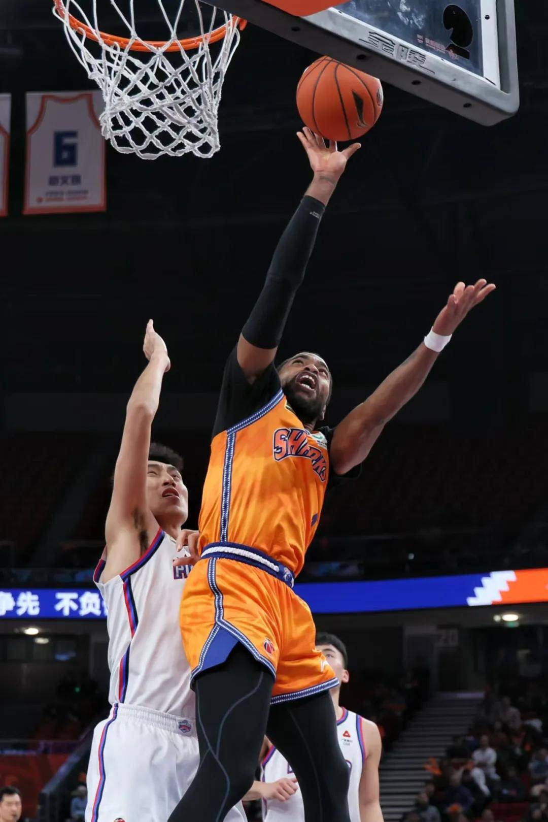 篮网主场逆转爵士，力克对手夺胜