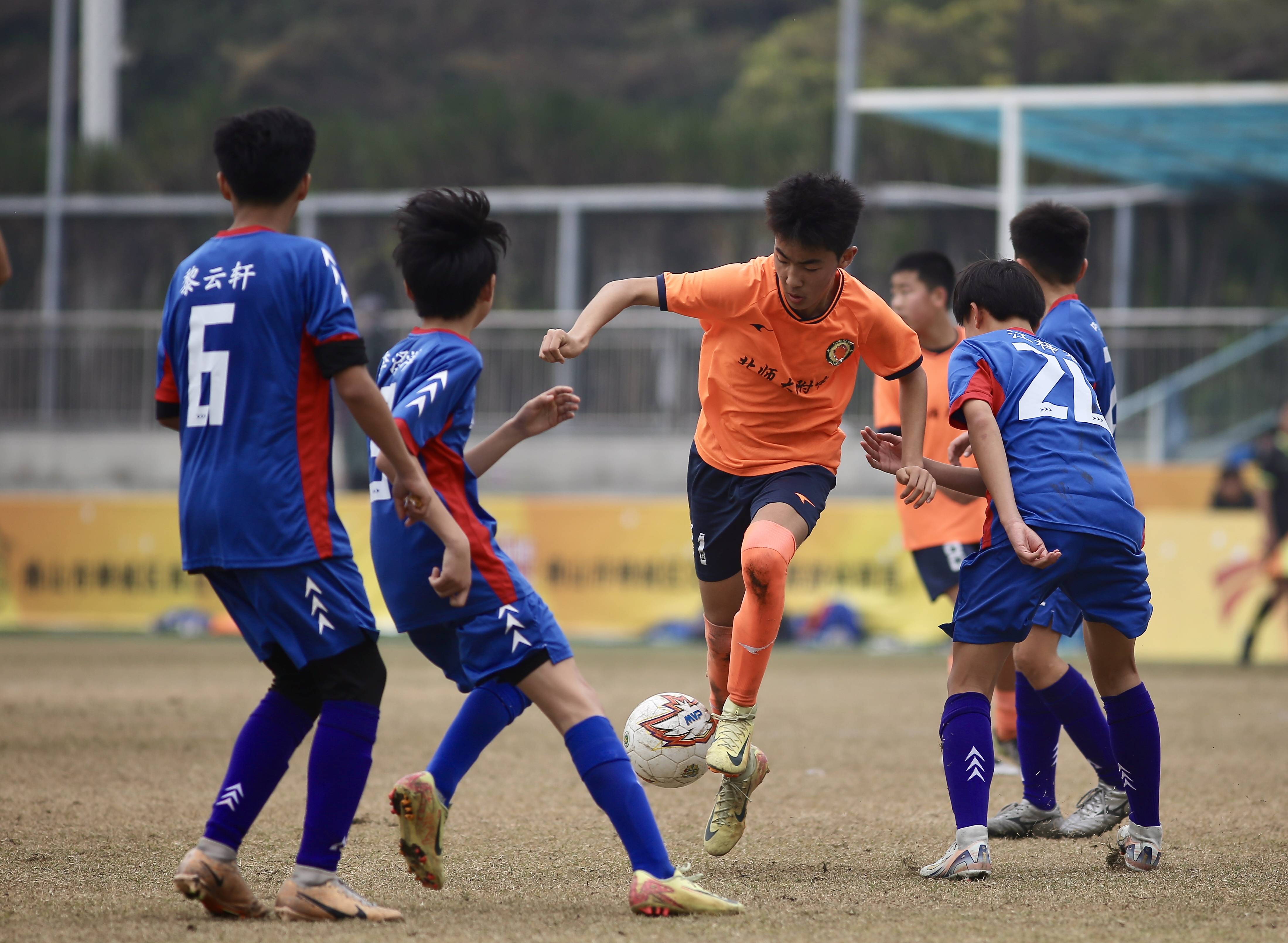 足球盛宴再上演,各队精心备战迎接挑战 足球盛宴再上演,各队精心备战迎接挑战