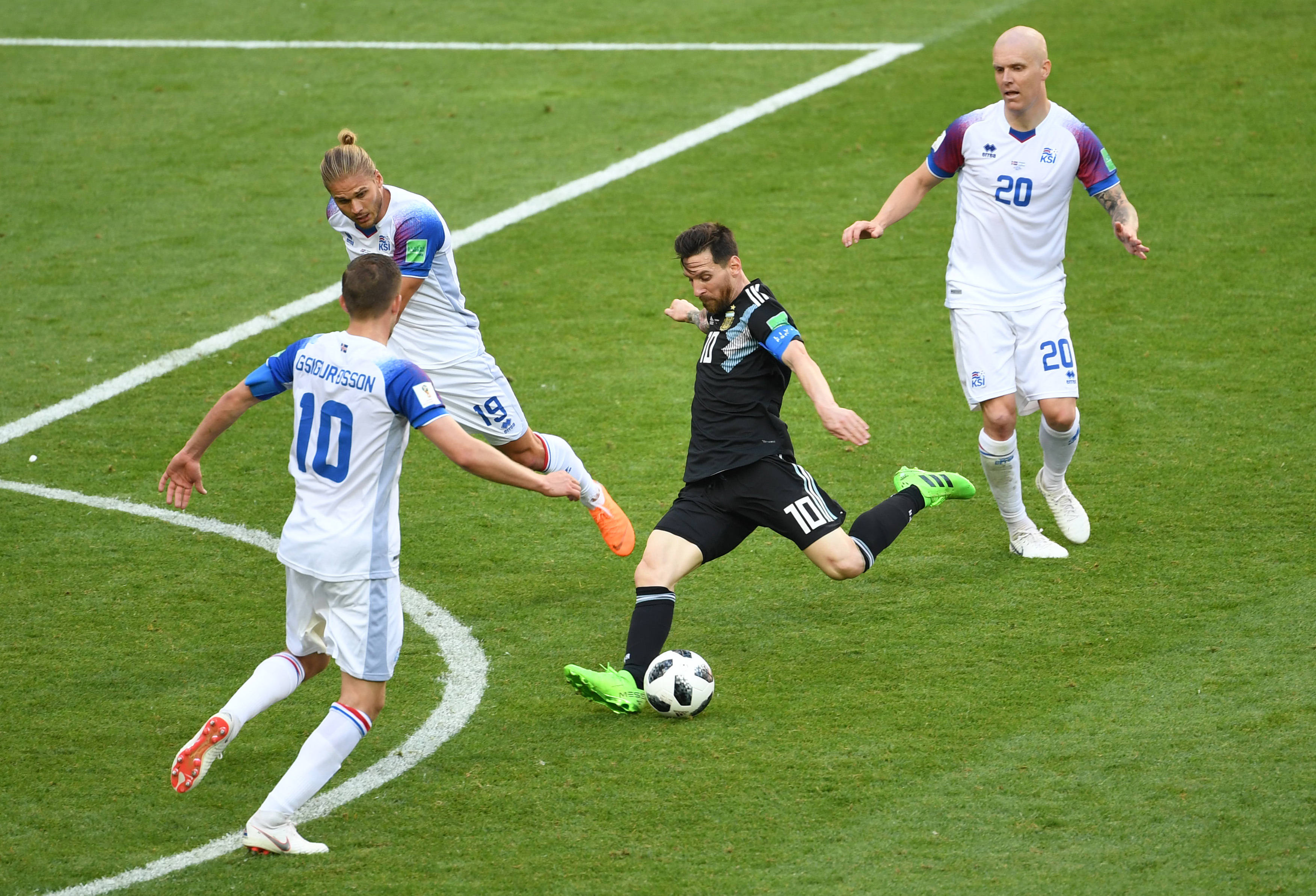 拉脱维亚队备战卢森堡,队员积极备战的简单介绍 拉脱维亚队备战卢森堡,队员积极备战的简单介绍