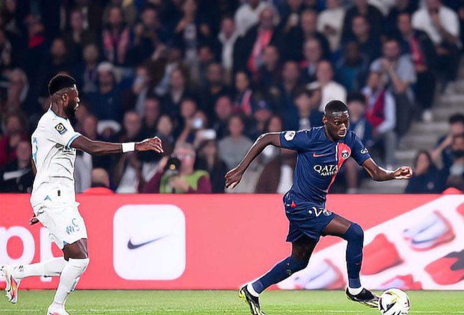 爱游戏大厅-包含巴黎圣日耳曼士气高涨，球迷为球队点赞的词条