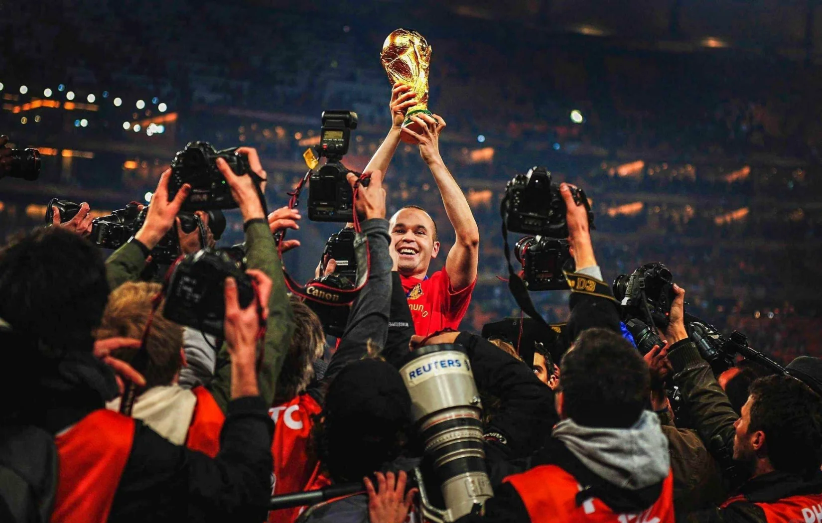 爱游戏官网-包含西班牙伊涅斯塔再次证明实力进球效率杠杠的的词条