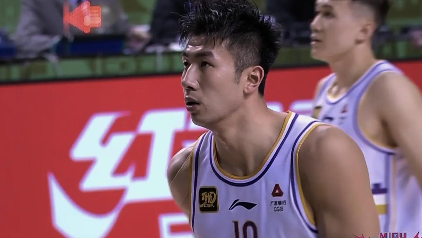 爱游戏大厅-盖尔维诺球员在比赛中表现出色，获得胜利的简单介绍