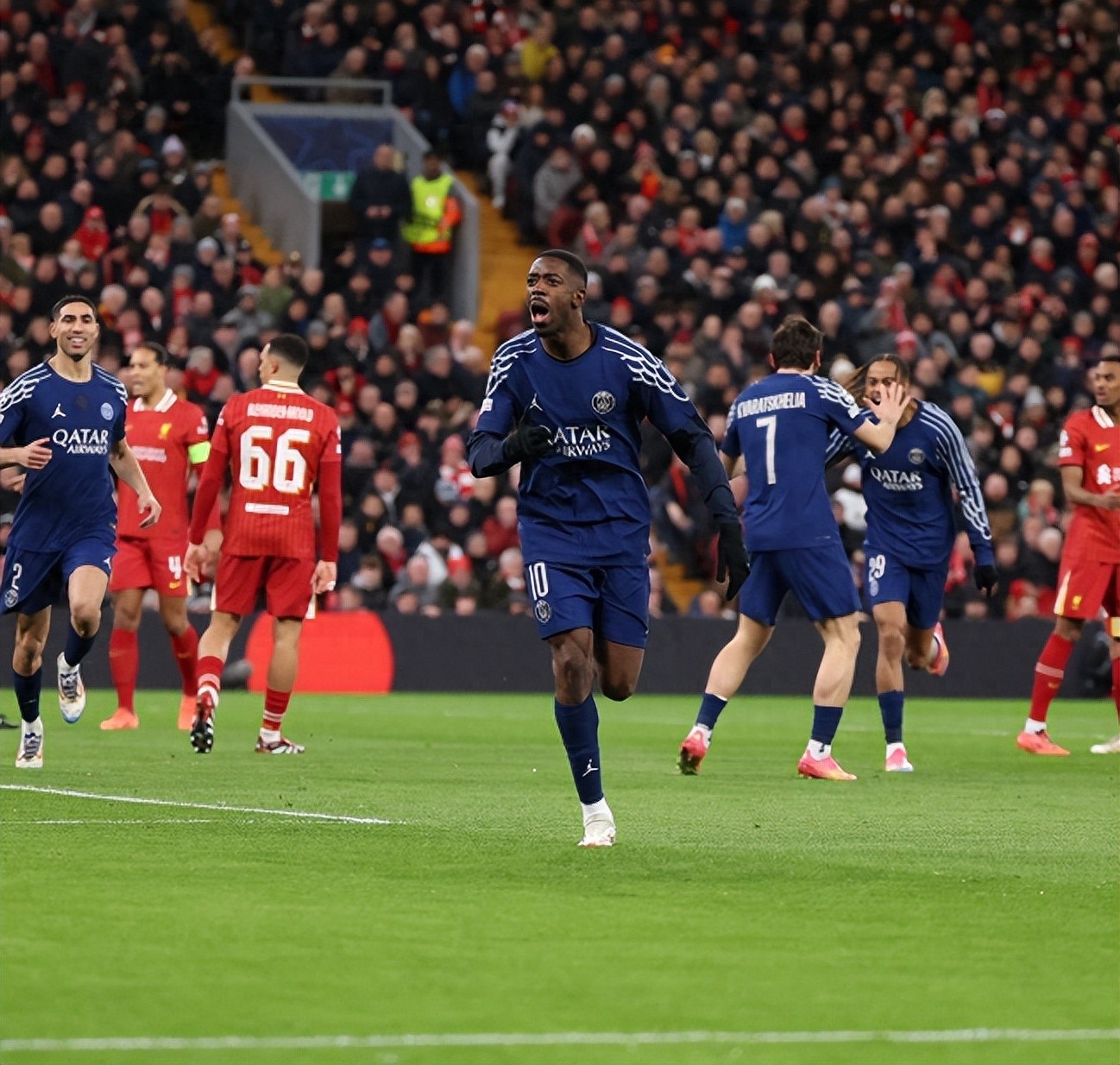 爱游戏tv-关于利物浦巴萨互交白卷，球员庆祝晋级的信息