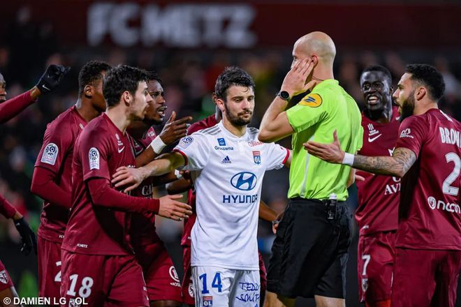 里昂客战梅斯,被对手反超积分榜排名下滑的简单介绍 里昂客战梅斯,被对手反超积分榜排名下滑的简单介绍