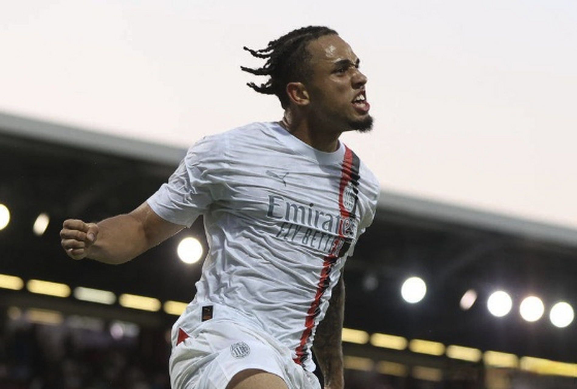 爱游戏大厅-卡利亚里主场被逆转，降级危机加剧