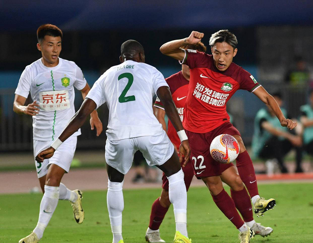 爱游戏入口-新加坡篮球联赛：顶尖球员展开激烈争夺的简单介绍