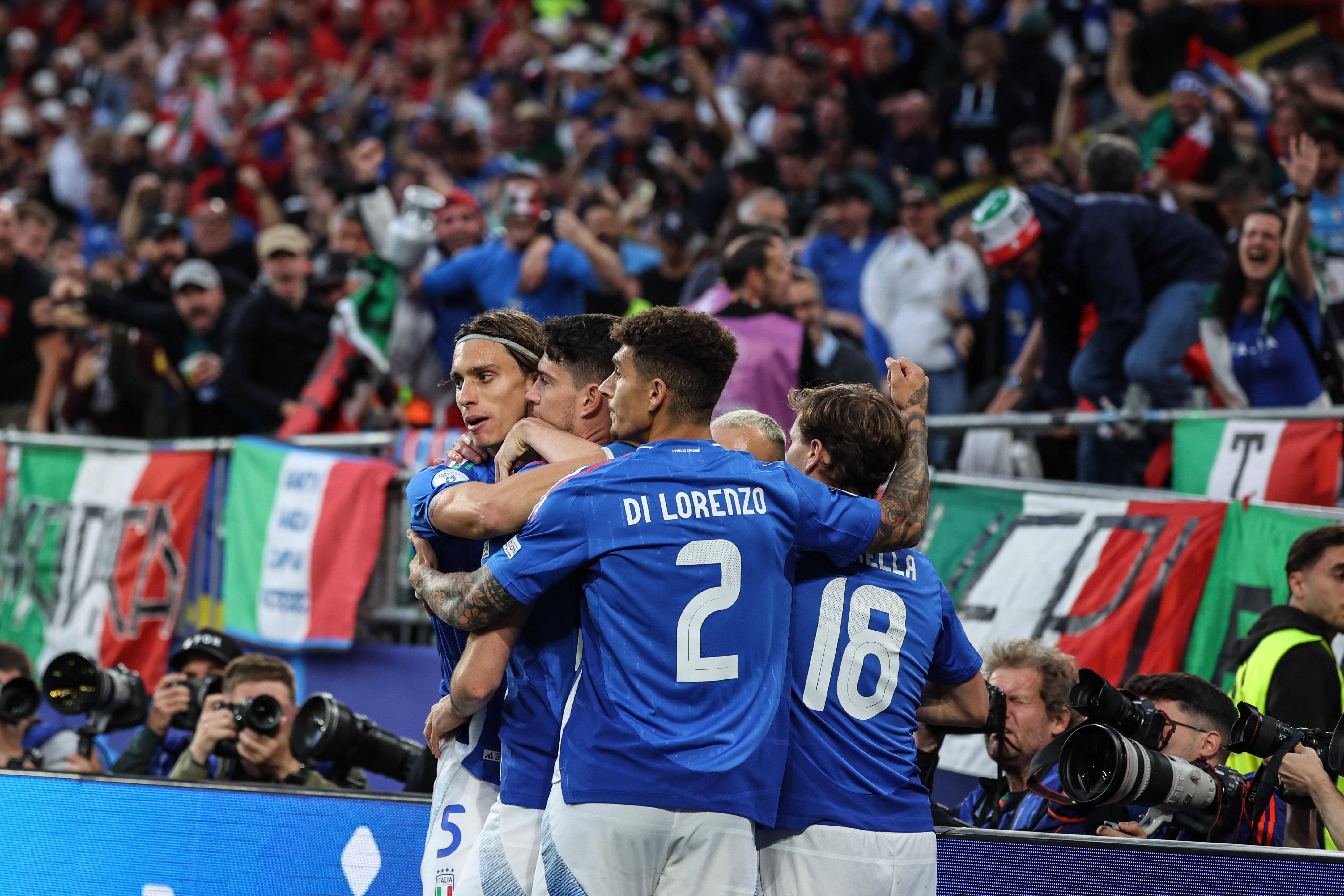 包含匈牙利战胜阿尔巴尼亚，赢得欧洲杯资格的词条