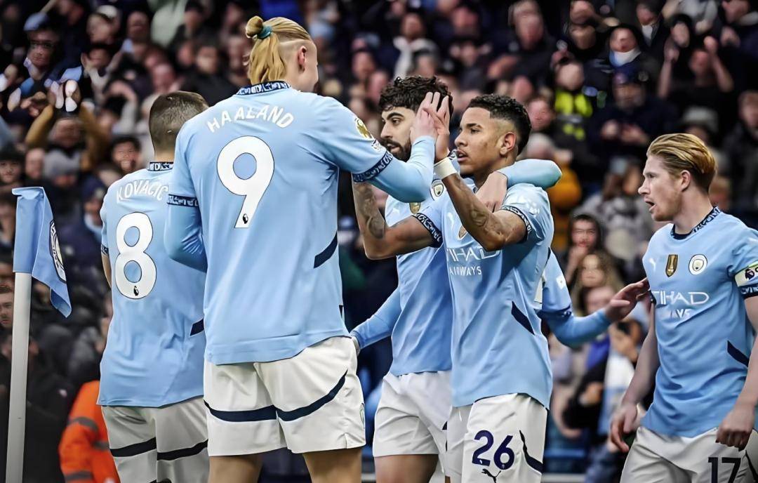 爱游戏下载-包含莱斯特城豪取四连胜，英超劲旅难以招架的词条