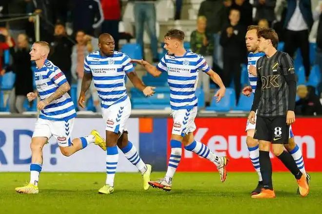 包含埃因霍温被一同击败,荷甲劲旅未能晋级淘汰赛的词条 包含埃因霍温被一同击败,荷甲劲旅未能晋级淘汰赛的词条