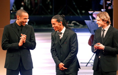 爱游戏tv-包含情迷足球！最新国际足球盛会报道的词条