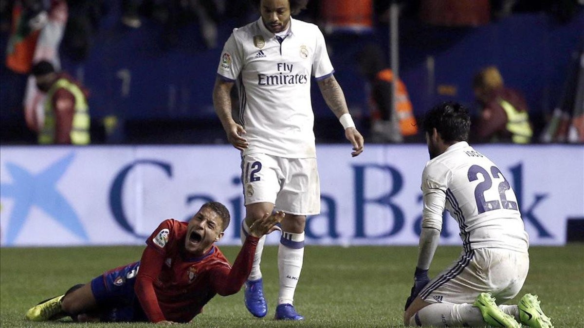 爱游戏下载-后卫骨折休战，球队整体布局需调整