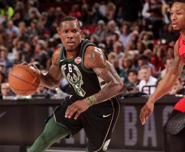 后卫骨折休战,球队整体布局需调整 后卫骨折休战,球队整体布局需调整