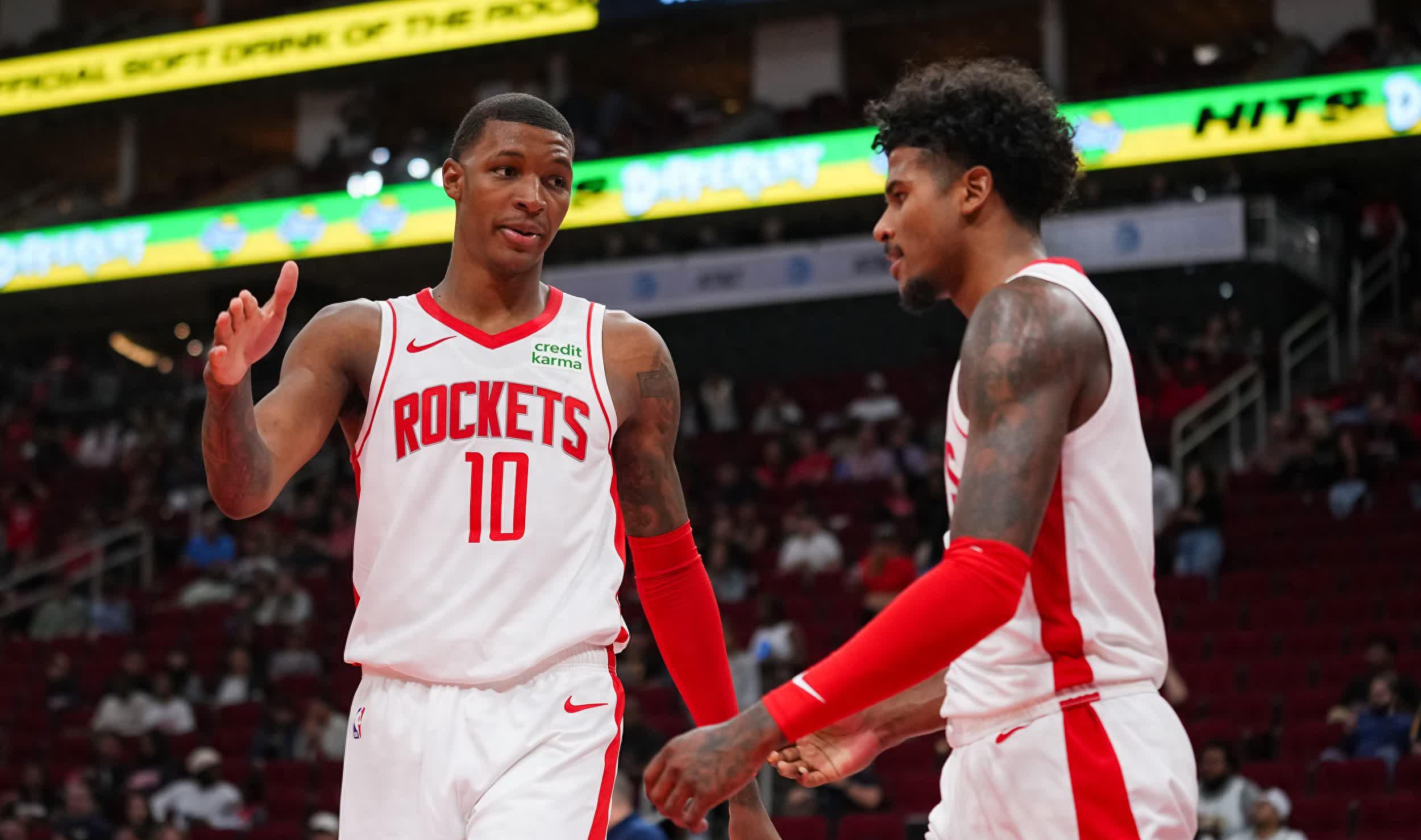 一场关键战役球队奋力争胜，实力碾压对手