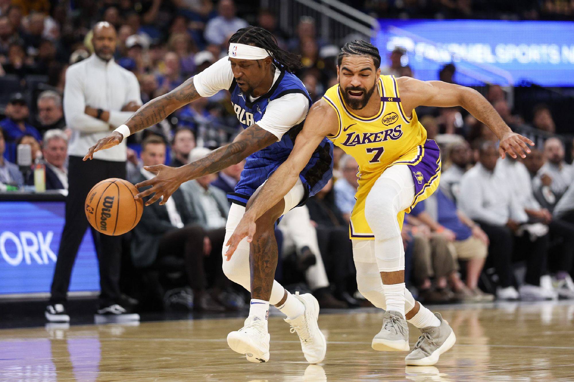 爱游戏官方-魔术队连败不振，主教练呼吁球员调整！