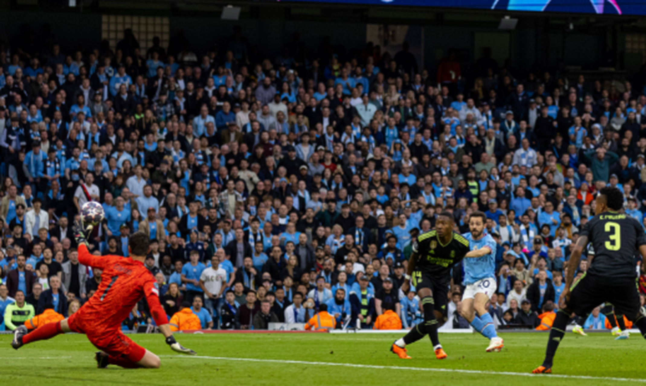 包含曼城大胜，领跑欧冠资格赛区的词条