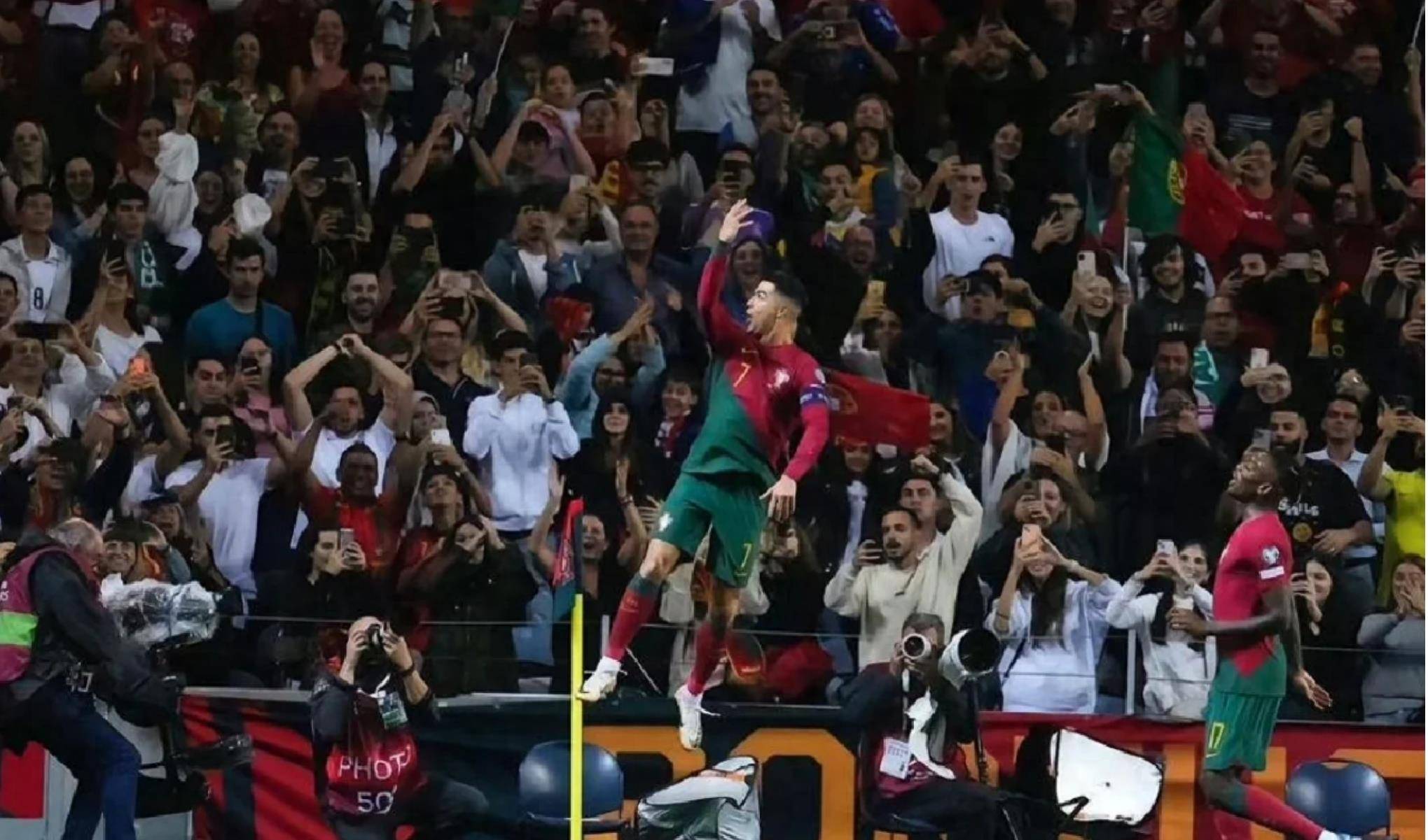 爱游戏tv-斯洛伐克队客场逼和葡萄牙队，成功突围小组赛的简单介绍