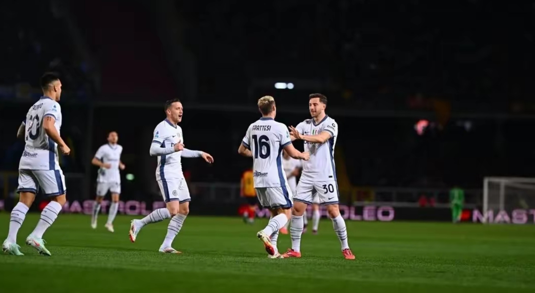 爱游戏下载-包含意甲赛事精彩连连，球队全力冲刺胜利的词条