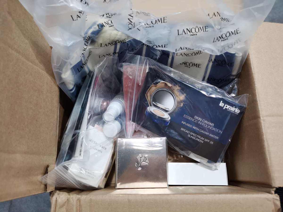 爱游戏官方-CCC定制米兰极致次联赛骄傲大豪华赠品