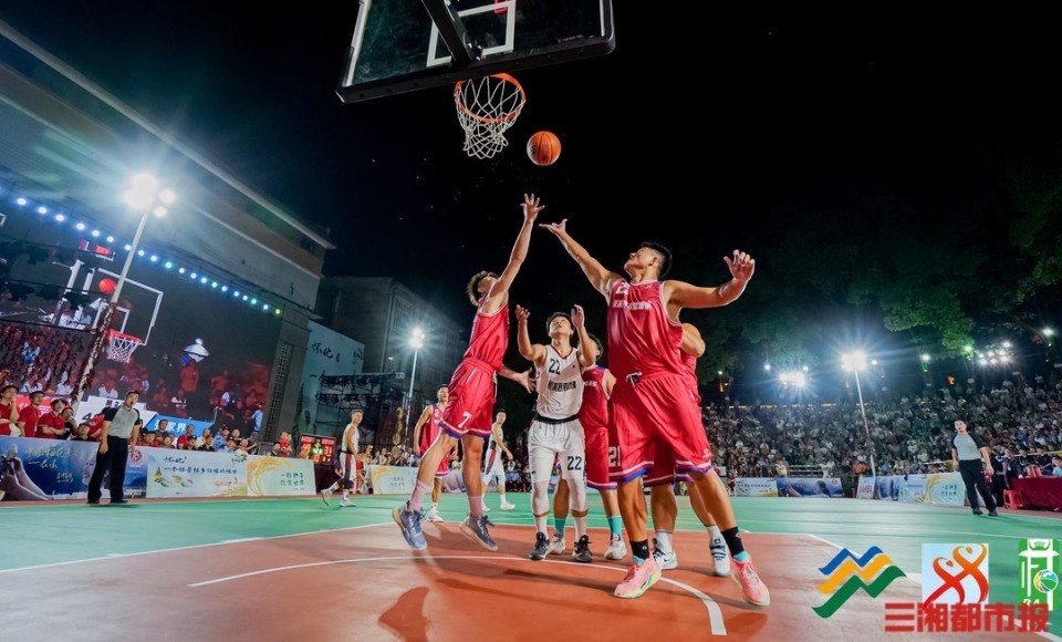 东南赛区球队抢眼表现，积分榜上升至第一位的简单介绍