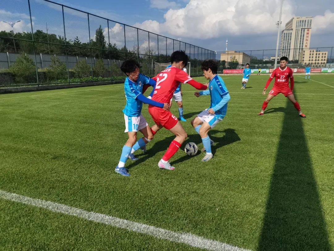 专业足球联赛战队努力备战决赛的简单介绍 专业足球联赛战队努力备战决赛的简单介绍