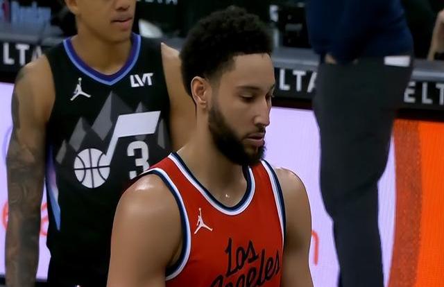 爱游戏官网-关于男子篮球四分之一决赛上演悬念逆转的信息