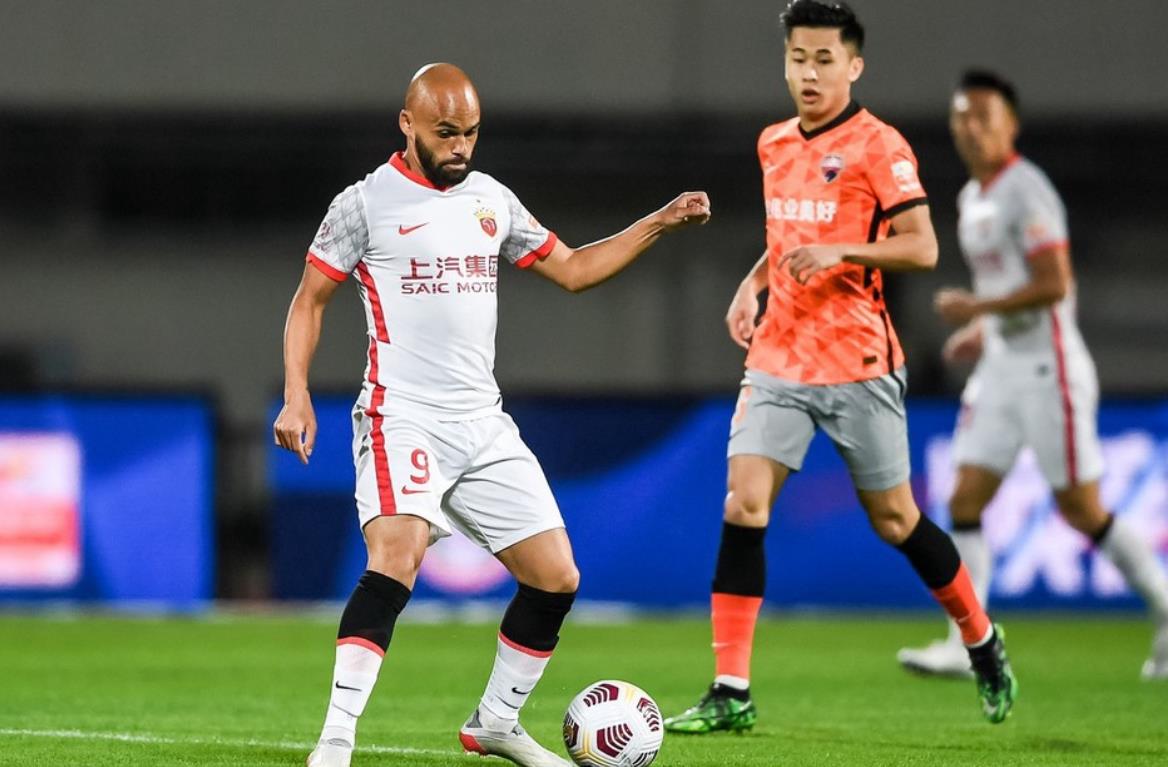 三亚队主场告捷，外援表现抢眼