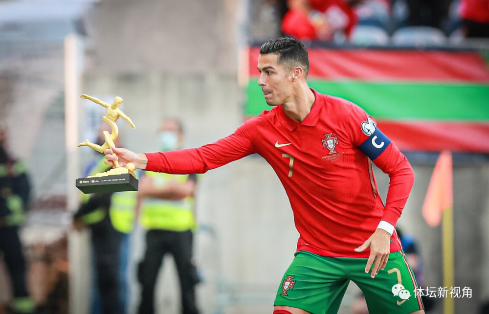 关于英格兰轻取西班牙，莱万补时绝平美洲杯的信息