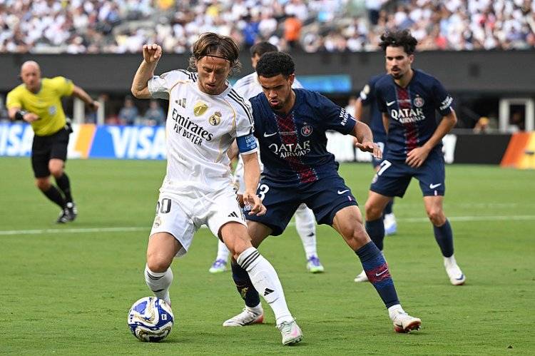 爱游戏体育-皇马锋线进攻效率高，大胜对手成功晋级的简单介绍