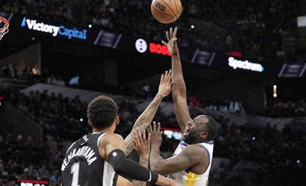 爱游戏入口-勇士队场外纷争事件引发球迷争执的简单介绍