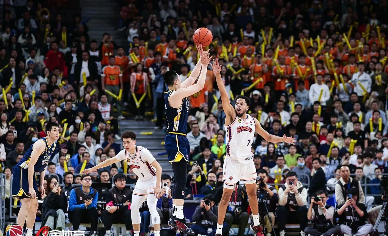 广东队主场胜青岛队获四连胜 广东队主场胜青岛队获四连胜