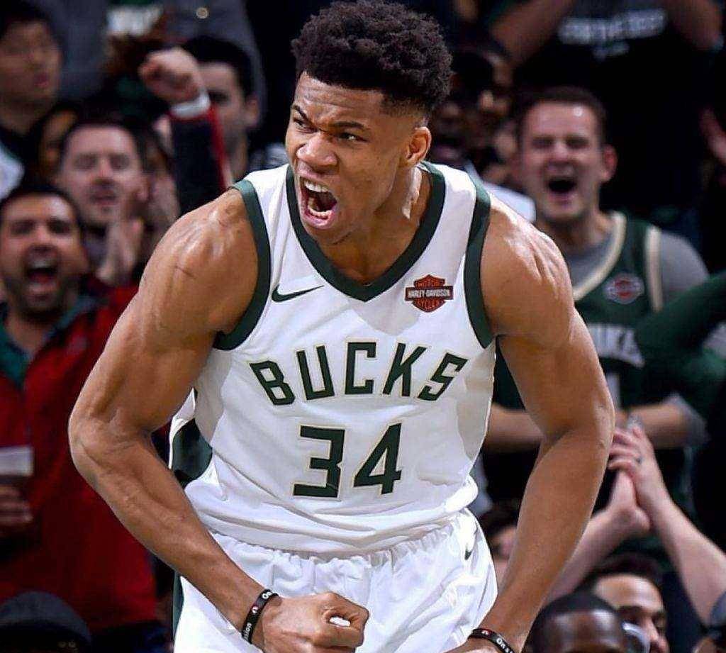 爱游戏在线-雄鹿主帅发挥神通，球队轻取马刺