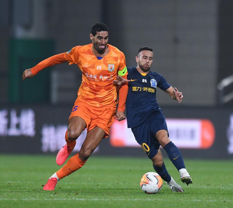 爱游戏官方-广州富力队急需解决后防漏洞，加强防守能力