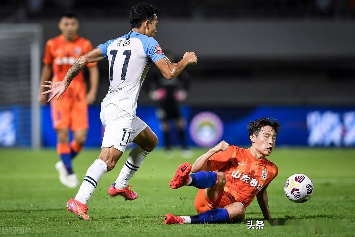 广州富力队急需解决后防漏洞,加强防守能力 广州富力队急需解决后防漏洞,加强防守能力