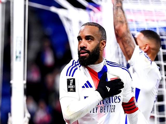 爱游戏-里昂遗憾平局，争冠形势严峻