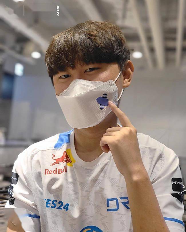 爱游戏APP-WBG轻取NS，Canyon打出惊人五杀入围赛3:0（广州）