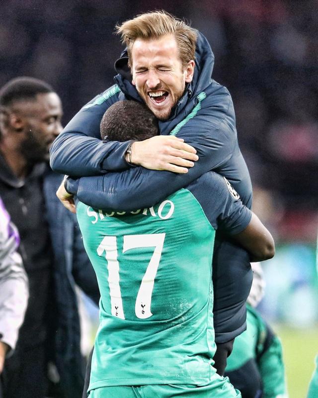 爱游戏在线-阿贾克斯奋起直追，绝杀晋级欧冠八强的简单介绍