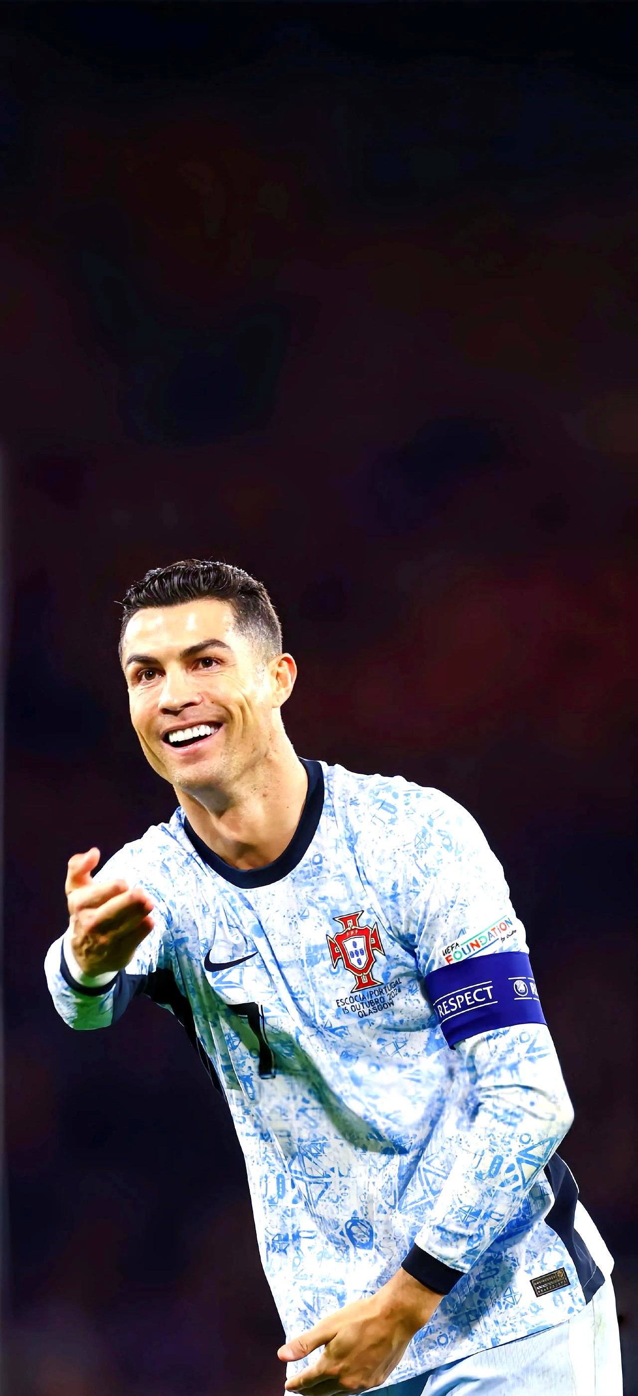 爱游戏tv-足球赛场上的英雄表现备受追捧的简单介绍