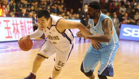 重庆男篮交锋内蒙古队,现场观众热情高涨的简单介绍 重庆男篮交锋内蒙古队,现场观众热情高涨的简单介绍