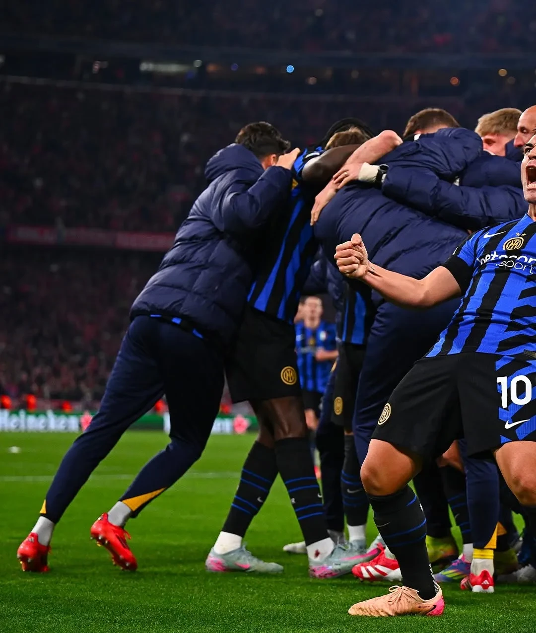 慕尼黑队风光夺目,晋级足球决赛 慕尼黑队风光夺目,晋级足球决赛