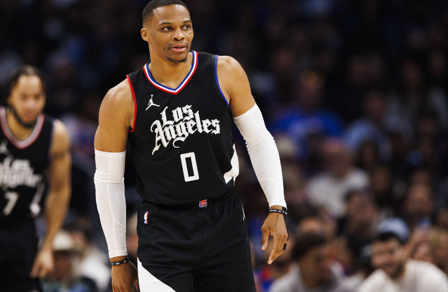 爱游戏娱乐-包含快船客场大胜灰熊，利拉德球员发威的词条