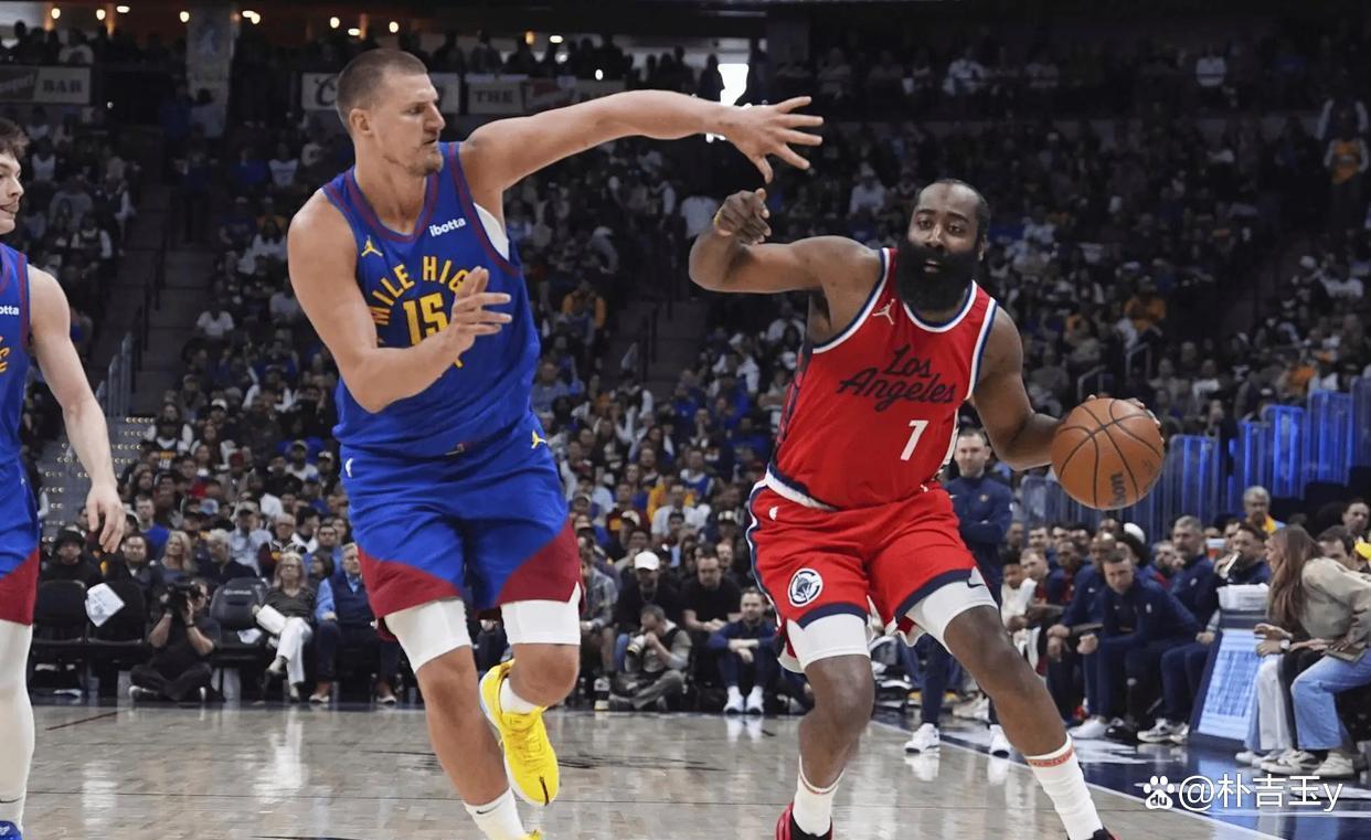 爱游戏APP-勇士惊险逆转黄蜂，取得四连胜