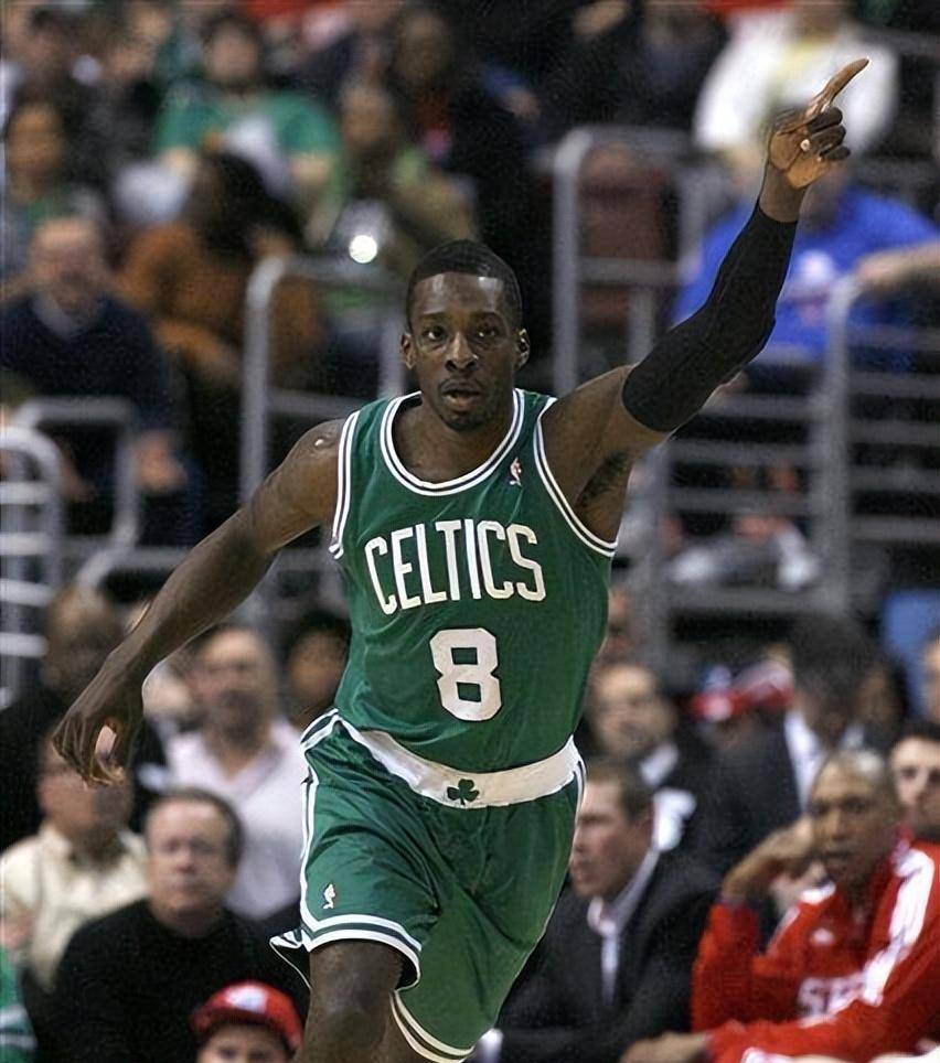 猛龙逆转凯尔特人,易建联惊艳四座的简单介绍 猛龙逆转凯尔特人,易建联惊艳四座的简单介绍