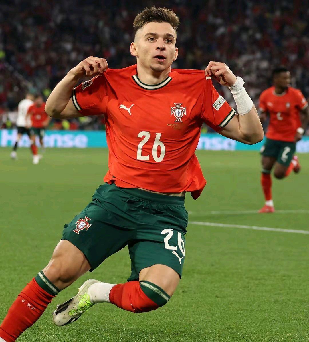 爱游戏体育-葡萄牙完胜曼联，卡瓦哈尔统治全场