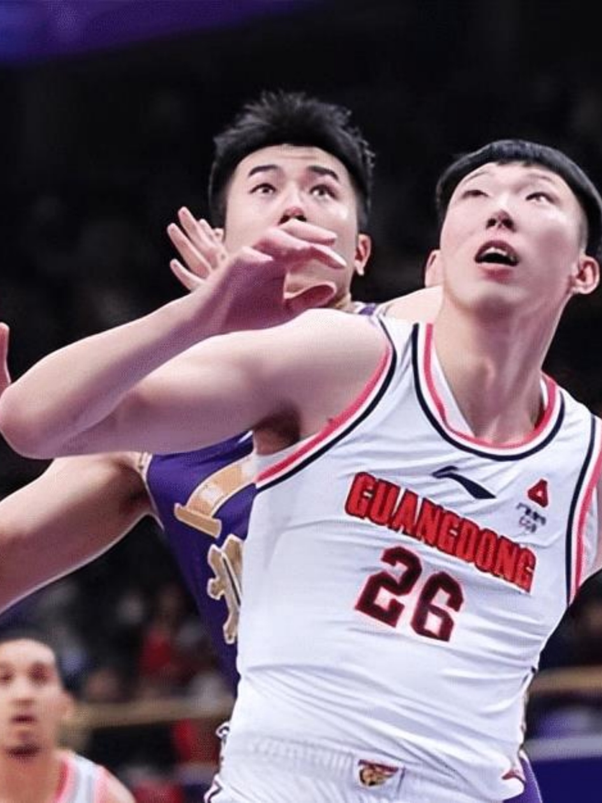 深圳队逆转青岛队，周琦刷新纪录